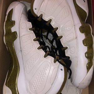 Air jordan 9 “statue” size 5y